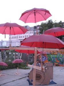 desmond_gargica_red_umbrellas